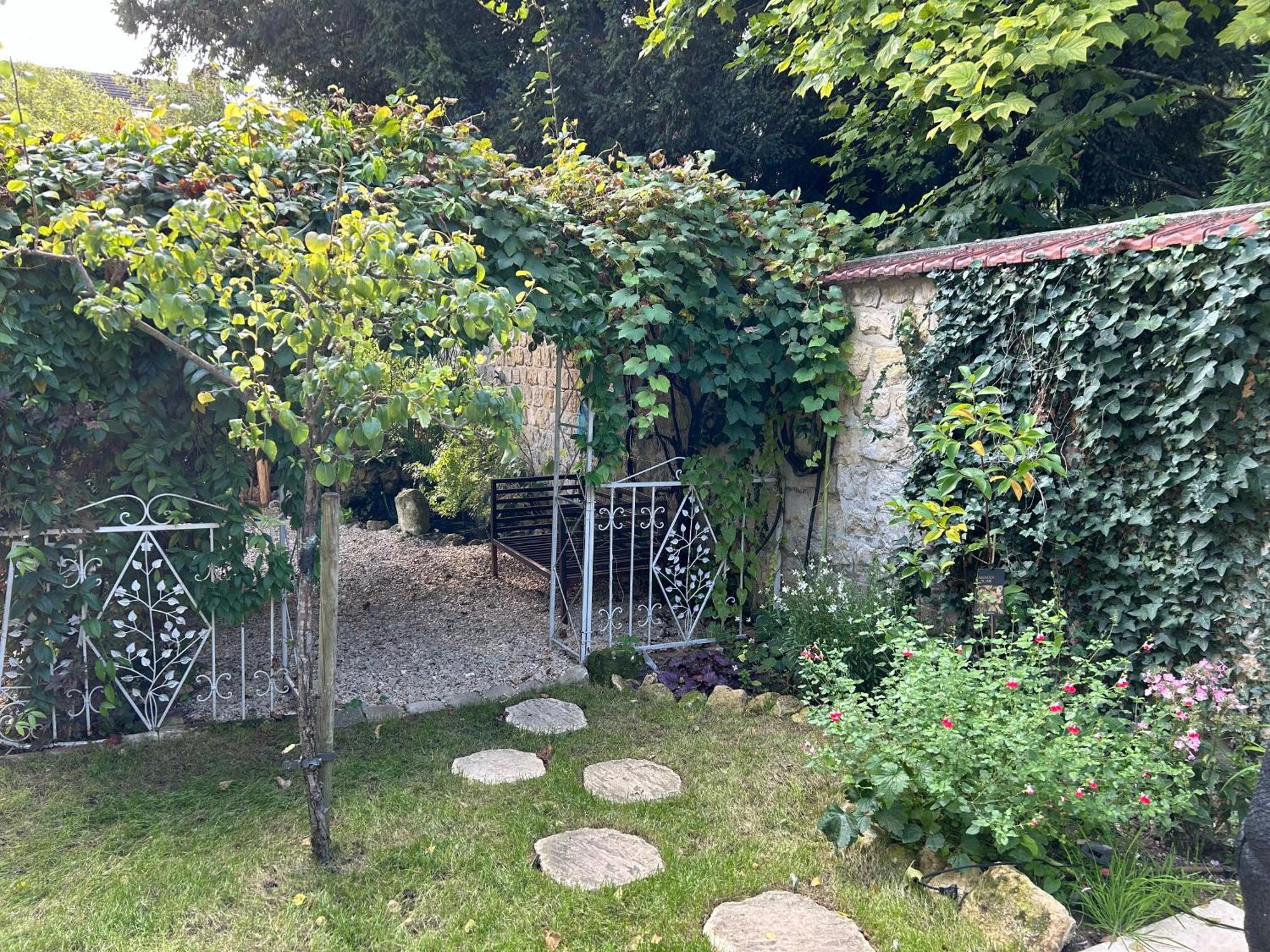 Nouveau Au Coeur De L'Isle Adam - Le Clos De L'Isle Acomodação com café da manhã Exterior foto