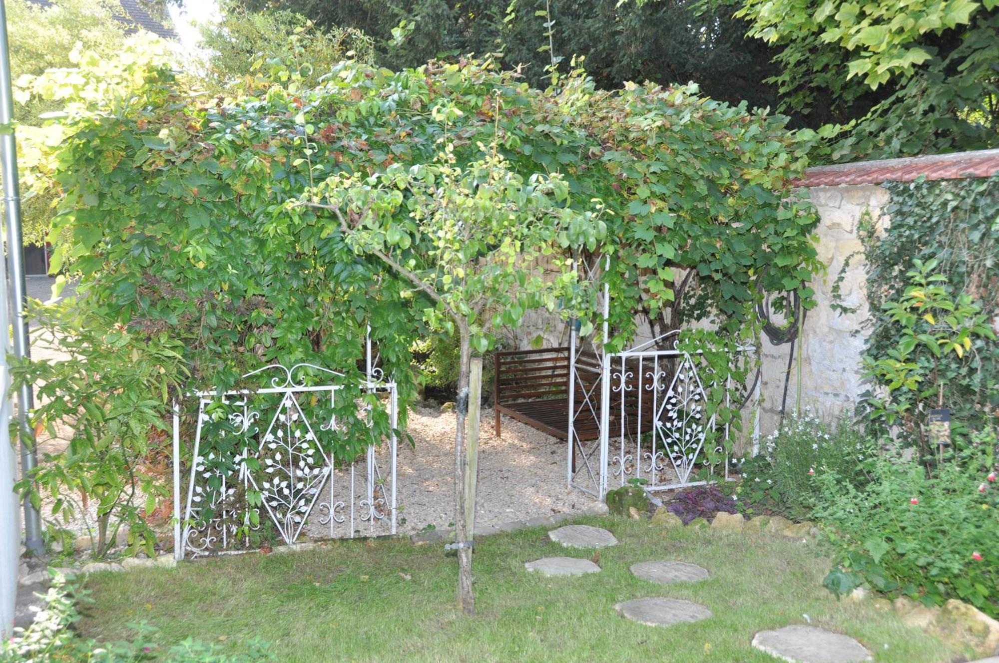 Nouveau Au Coeur De L'Isle Adam - Le Clos De L'Isle Acomodação com café da manhã Exterior foto